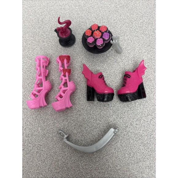 Mattel Other - Monster High Skulltimate Secret Garden Mysteries Draculaura Partial Accessories